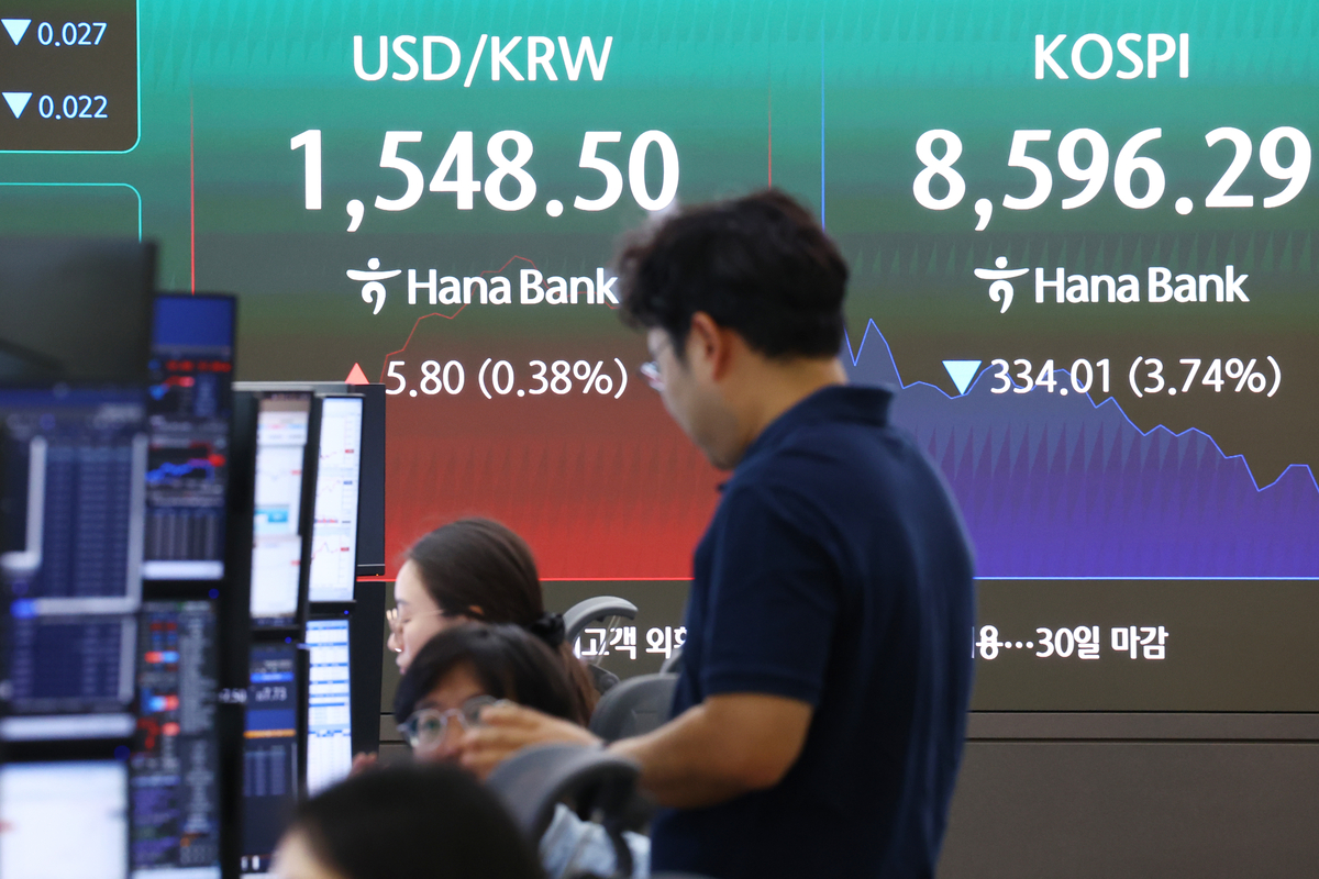 (속보)코스피, 8% 폭락에 서킷브레이커 발동…20분간 매매 중단